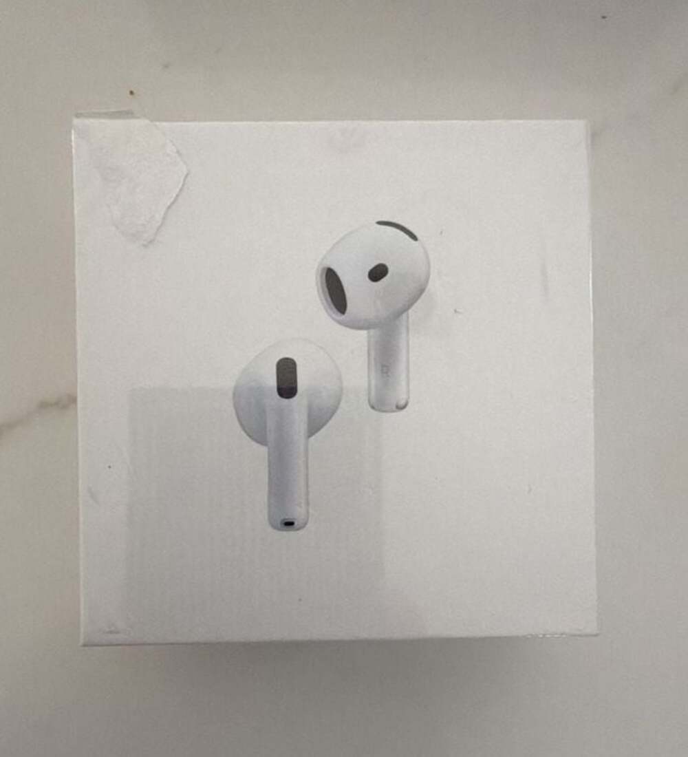 Apple AirPods 4 with Active Noise Cancellation NEW